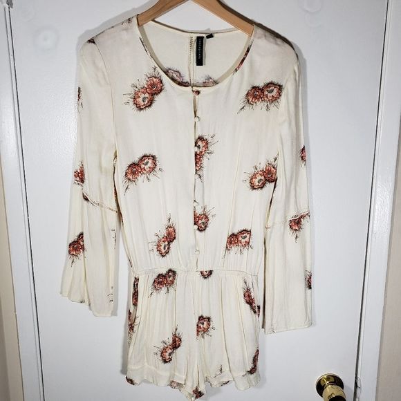 Revolve Knotsisters Floral Long Sleeve Short Romper Size S - Picture 2 of 7